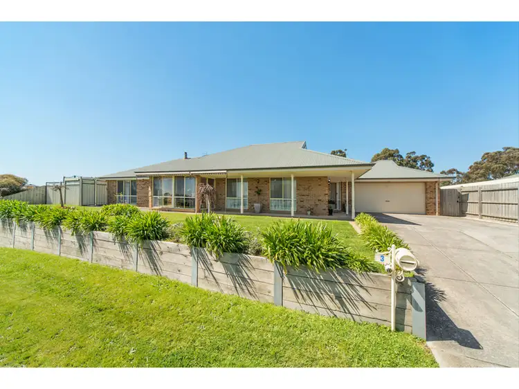 Second view of Homely house listing, 3 Joan Court, Skye VIC 3977
