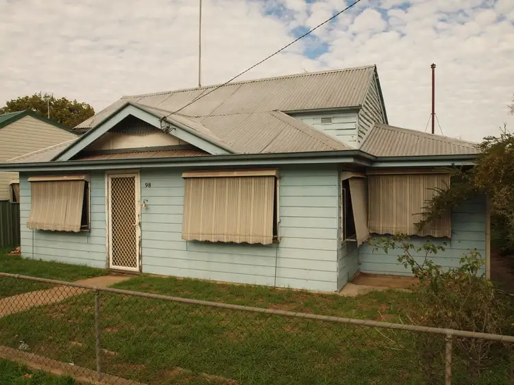 98 Whitton Street, Narrandera NSW 2700