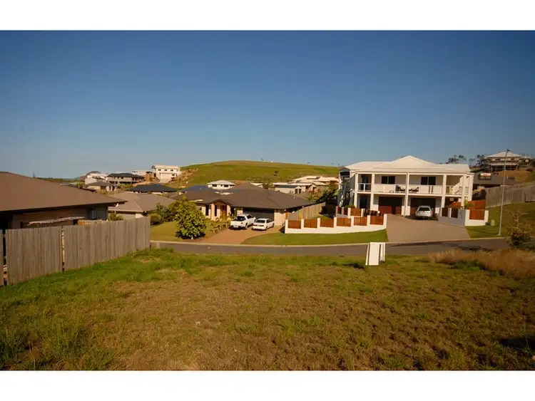 25 Lexington Drive, Lammermoor QLD 4703