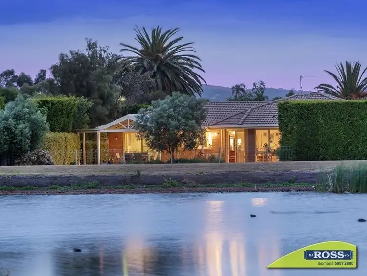 8 Mountain View Circle, Safety Beach VIC 3936