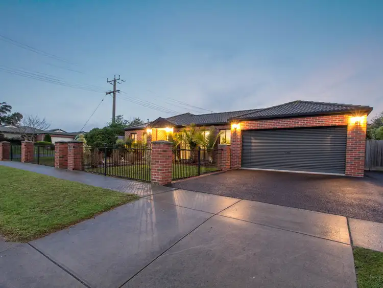 30 St Mitchell Circuit, Mornington VIC 3931