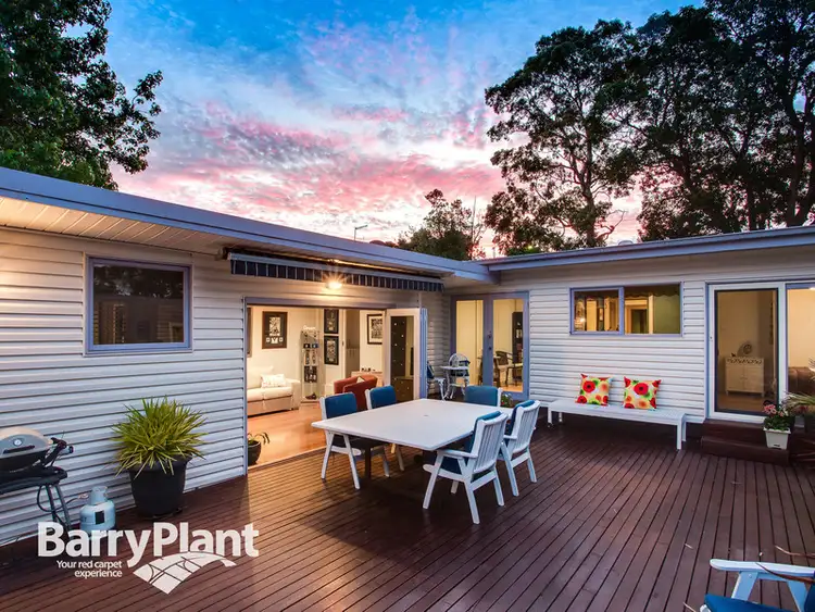 17 Overlea Avenue, Rosebud VIC 3939