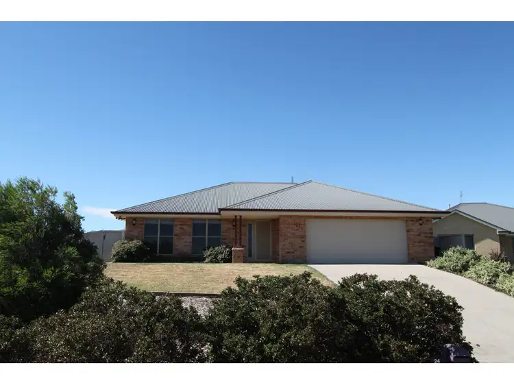 24 Riverside Retreat, Bathurst NSW 2795