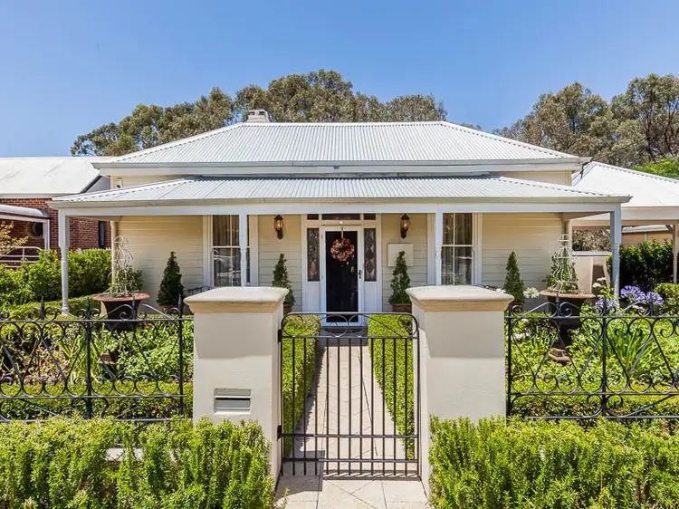 Main view of Homely house listing, 33 Montreal Road, Woodbridge WA 6056