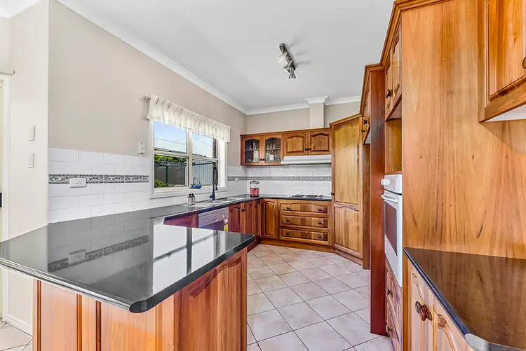 Fifth view of Homely house listing, 10 Flinders Terrace, Mount Gambier SA 5290