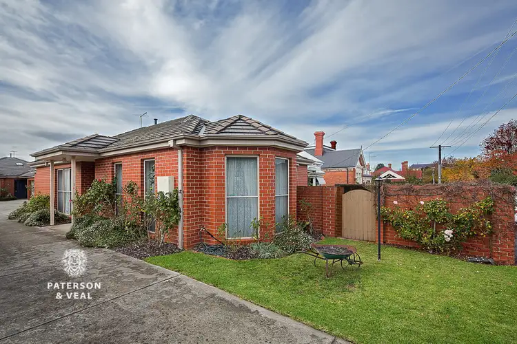 1/8 Lake Street, Lake Wendouree VIC 3350