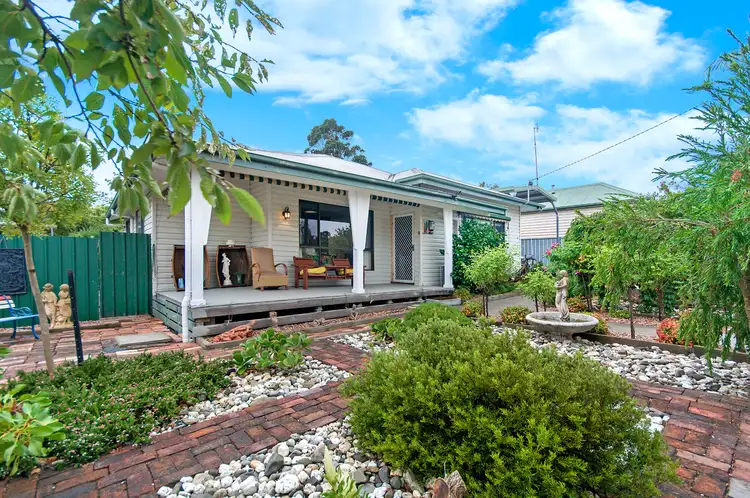 41 Mount Napier Road, Hamilton VIC 3300