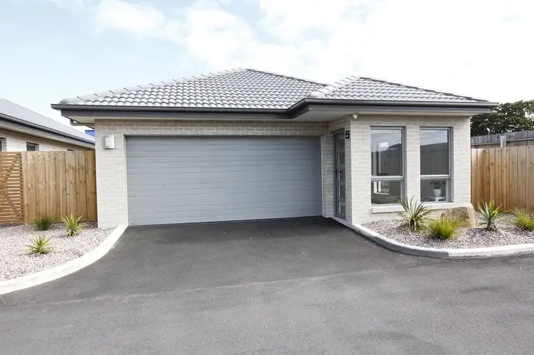 Main view of Homely unit listing, 5/16 - 18 Gatenby Drive, Miandetta TAS 7310