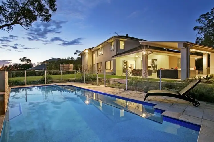 8 Pandorea Close, Seventeen Mile Rocks QLD 4073
