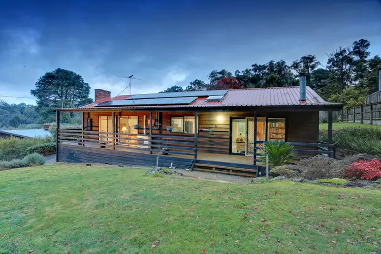 7 Stringybark Road, Cockatoo VIC 3781