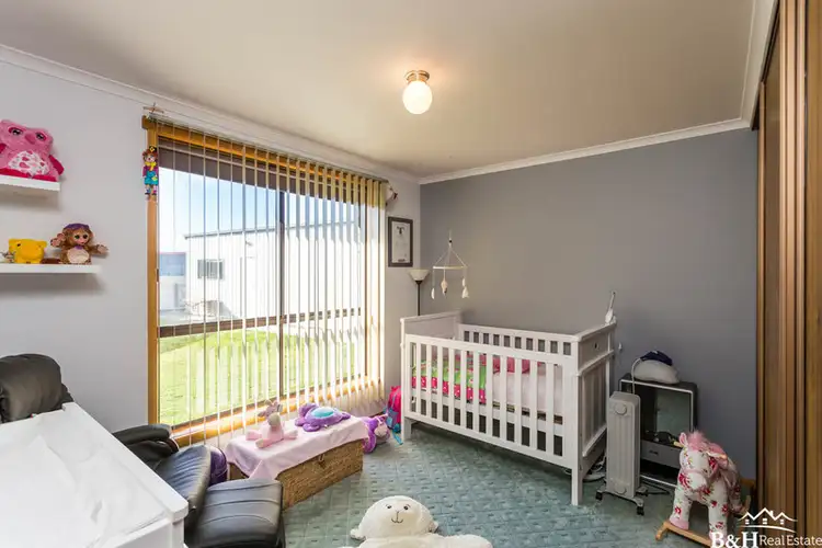 Seventh view of Homely house listing, 17 Roberts Court, Devonport TAS 7310