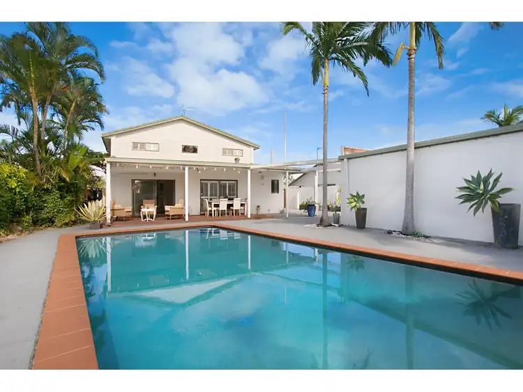 11 Peter Blondell Drive, Mermaid Waters QLD 4218