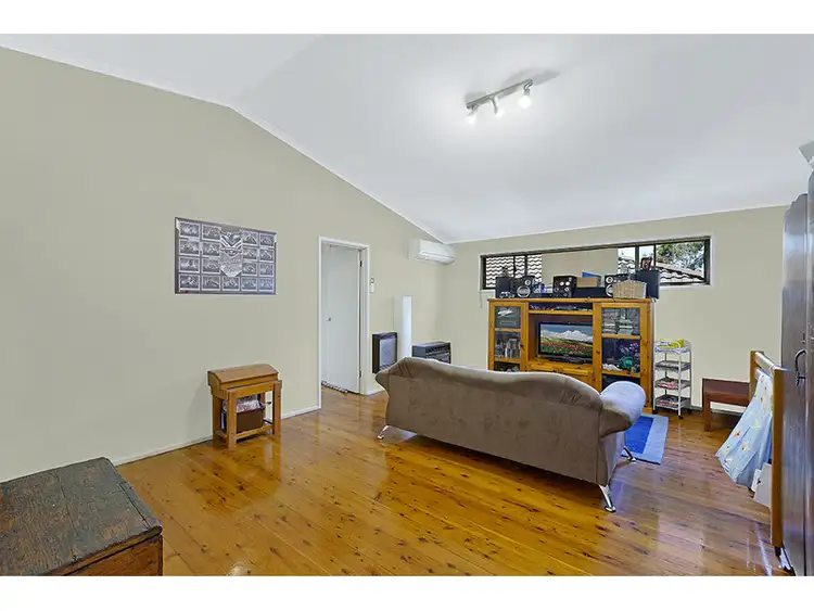 Second view of Homely house listing, 68 Huene Avenue, Budgewoi NSW 2262