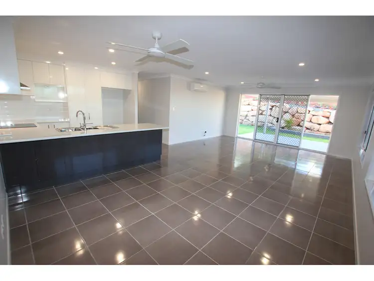 Second view of Homely unit listing, 2/46 Waterview Drive, Lammermoor QLD 4703