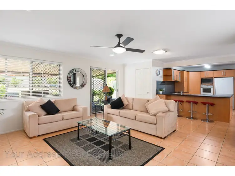 16 Conifer Street, Hillcrest QLD 4118