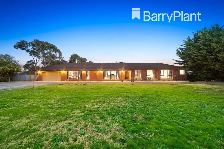 33 Home Road, Nar Nar Goon VIC 3812