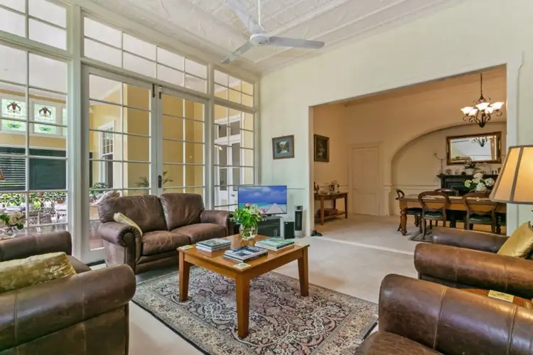 76 Airlie Road, Pullenvale QLD 4069
