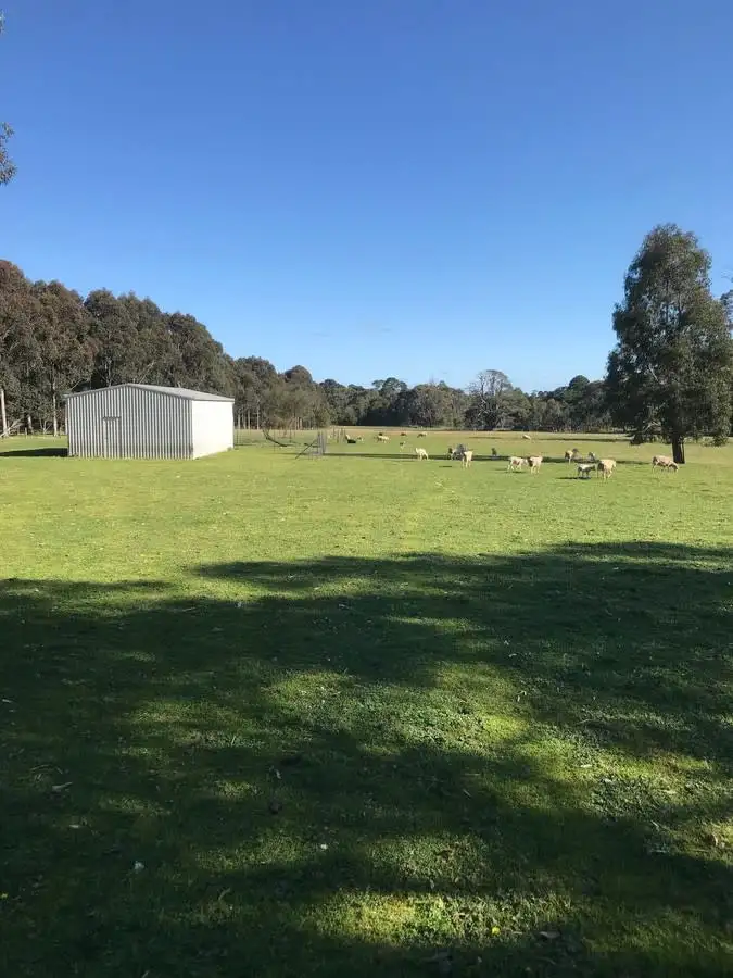 64 McFarlanes Road, Hamilton VIC 3300