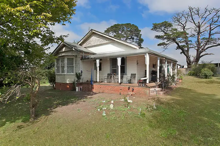 233 Cemetery Road, Cobden VIC 3266
