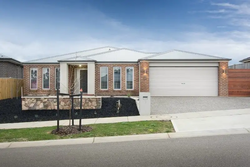 Main view of Homely house listing, 5 Cedarwood Drive, Warragul VIC 3820