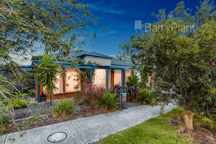 16 Ivory Drive, Pakenham VIC 3810