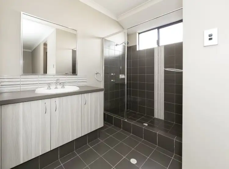 Fifth view of Homely house listing, 32 Babylon Bend, Landsdale WA 6065