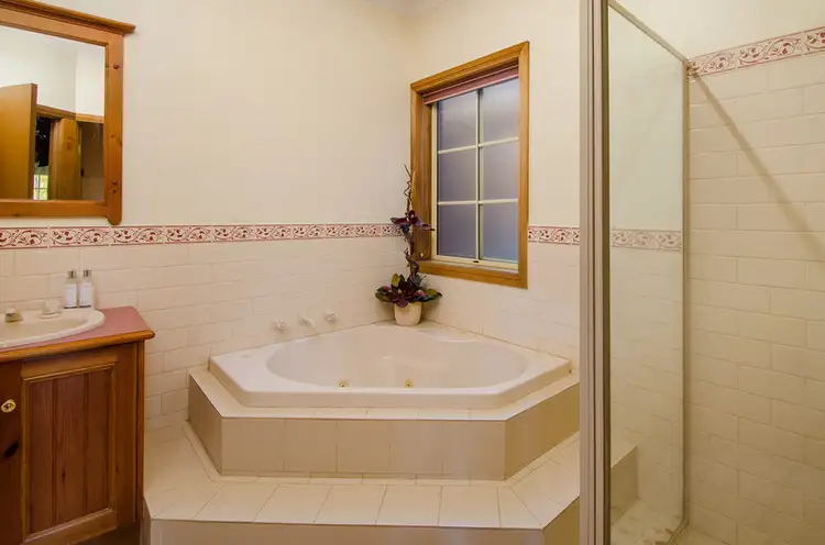 Fifth view of Homely house listing, 1 Oakland Court, Mount Gambier SA 5290