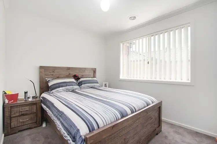 Fourth view of Homely unit listing, 31 Shakespeare Court, Drouin VIC 3818