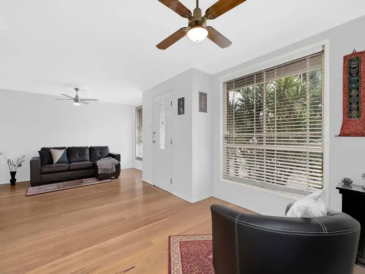 20 Castlereagh Crescent, Bateau Bay NSW 2261