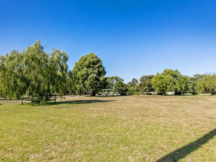 230 Tooradin Station Road, Tooradin VIC 3980