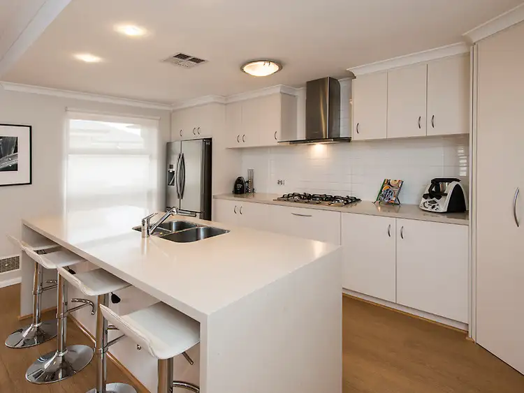 37 Jolley Avenue, Piara Waters WA 6112