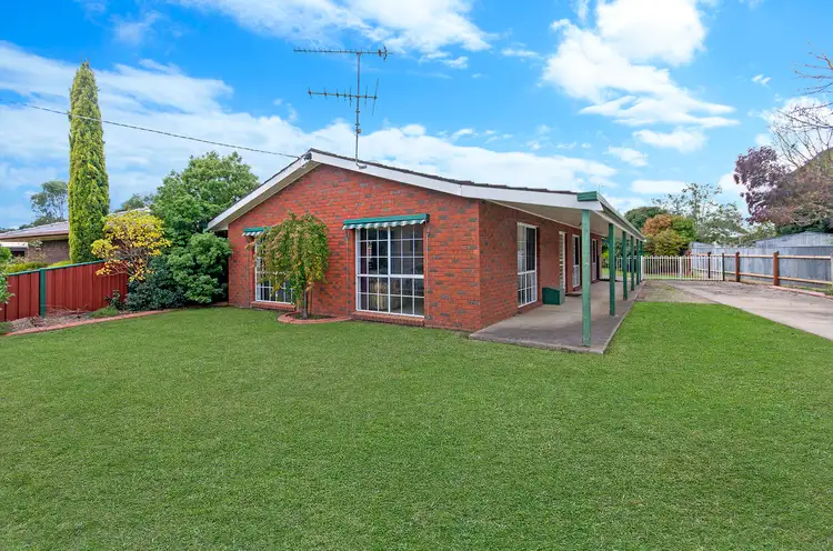 Main view of Homely house listing, 10 Tulloch Crescent, Hamilton VIC 3300