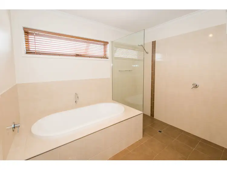 Sixth view of Homely unit listing, 2/933 Malaguena Avenue, Glenroy NSW 2640