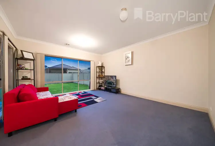 Sixth view of Homely house listing, 8 Mitchell Close, Pakenham VIC 3810
