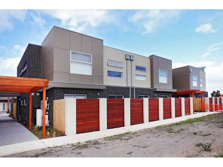 1/5 Thomas Carr Dve, Tarneit VIC 3029