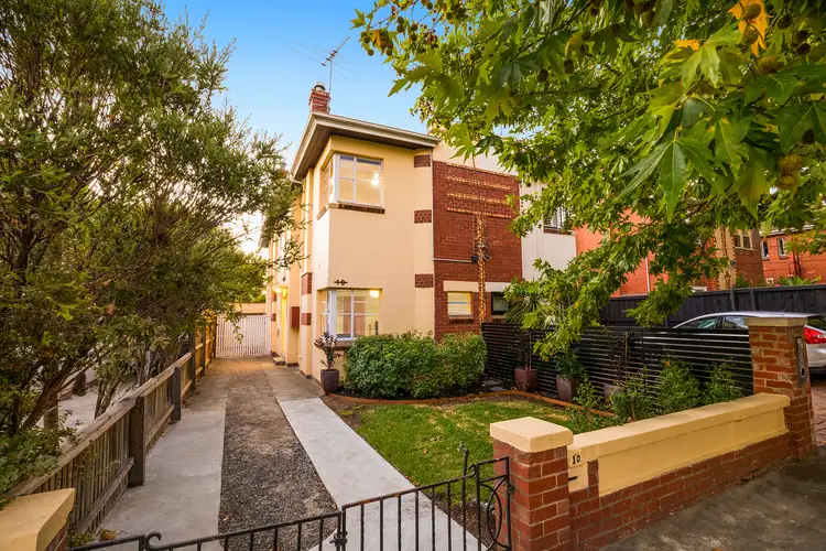 10 Boondara Grove, St Kilda East VIC 3183