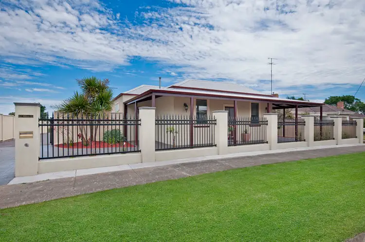 61 Milton Street, Hamilton VIC 3300