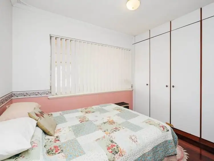 Fourth view of Homely house listing, 5 Ridgewood Way, Ferndale WA 6148