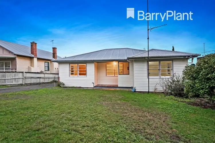 11 Victoria Street, Drouin VIC 3818