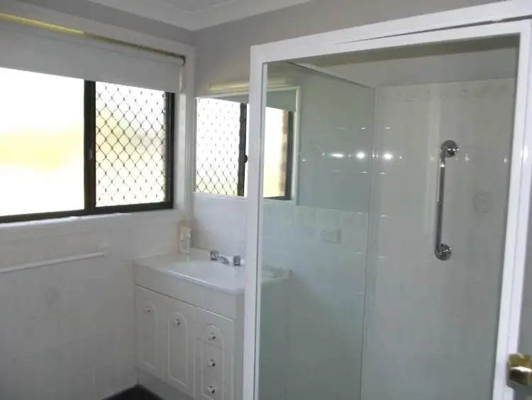 Fifth view of Homely unit listing, 3/36 Simspon Street, Tumut NSW 2720