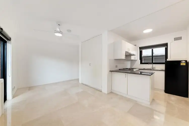 4/2 Houston Road