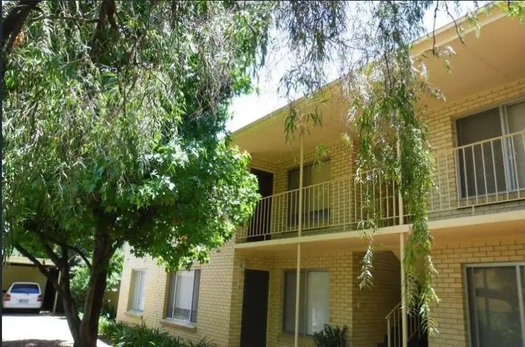 3 / 92 Seventh Avenue