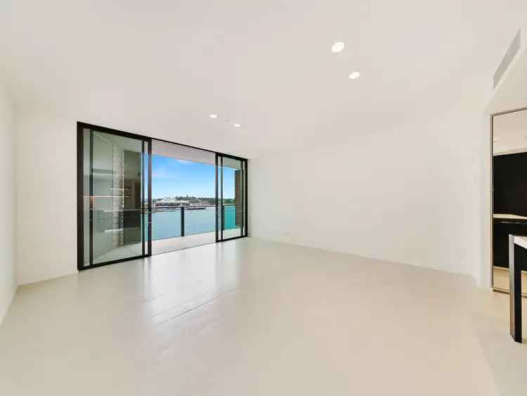 302/19 Barangaroo Avenue