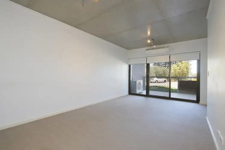 21/59 Breaksea Dr