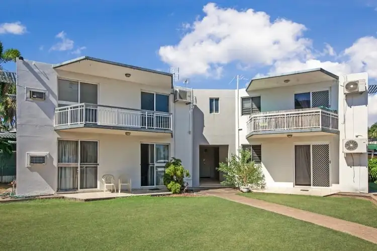 2/172 Casuarina Drive