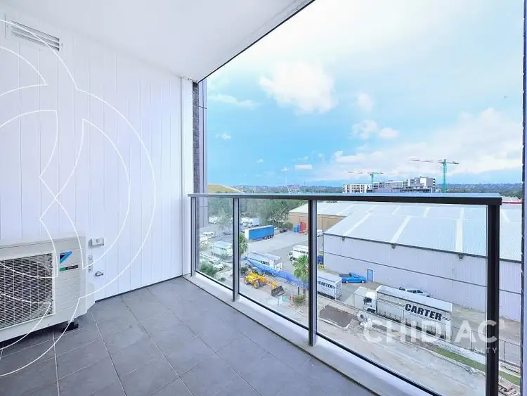 303/8 Nuvolari Place