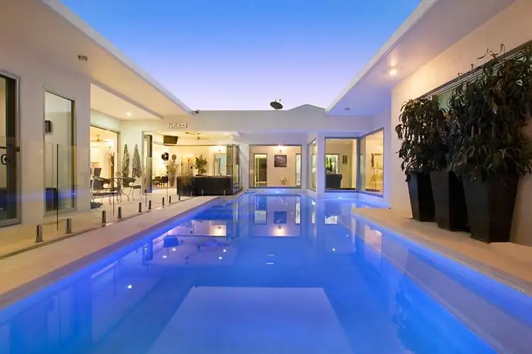 2 Leichhardt Crescent
