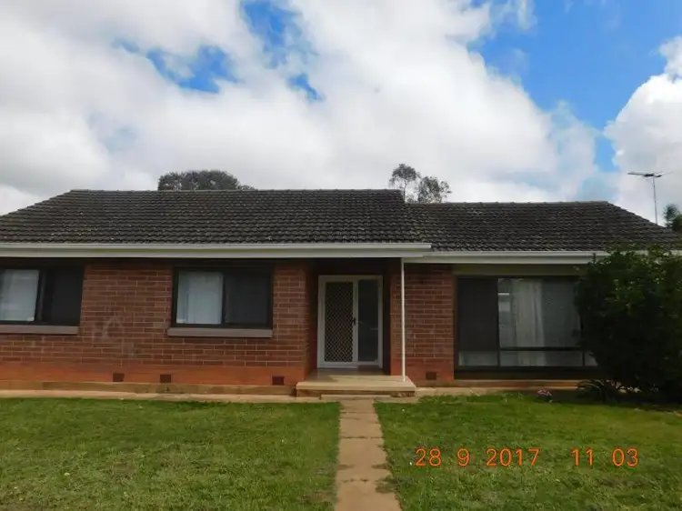 17 Broster Crescent