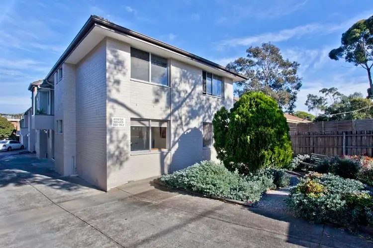 10/15 Royal Avenue, Essendon North VIC 3041