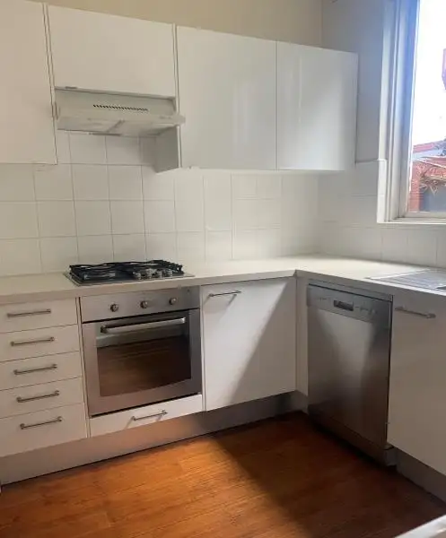 6/11 Irving Avenue